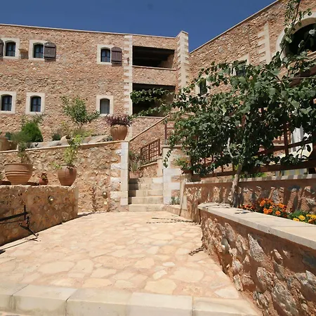 Traditional 4* Samonás