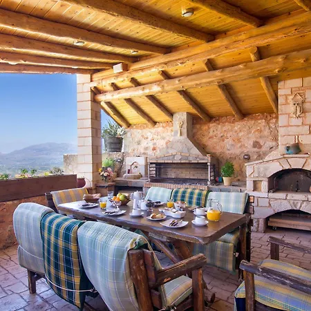 Traditional Apartmanhotel 4*