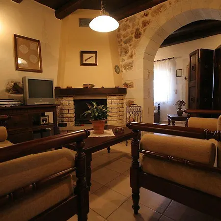 Traditional Aparthotel Samonas