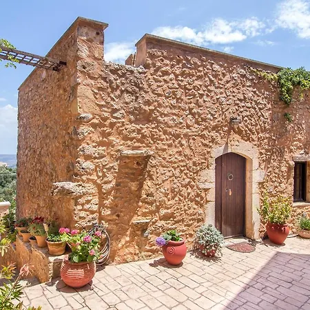 Traditional Aparthotel Samonas