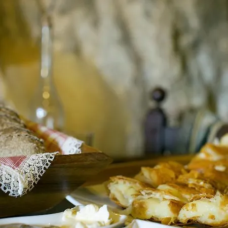 Traditional Samonas