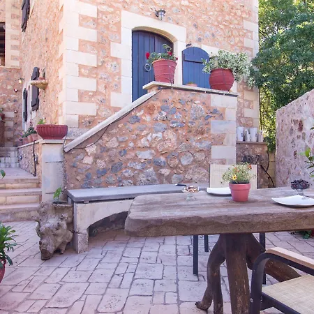 Traditional Aparthotel 4*
