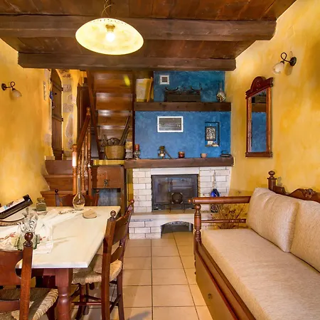 Traditional Aparthotel Samonas