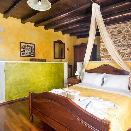 Traditional Aparthotel 4*